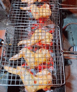 Chân gà, cánh gà nướng