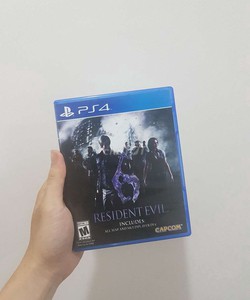 Mình cần bán lại game Resident Evil 6.