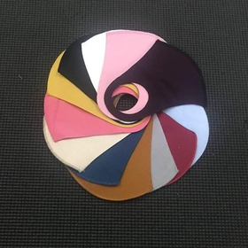 Sẵn số lượng lớn mẫu người lớn và trẻ em mua sắm online 